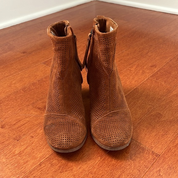 Toms Women’s Lunata Suede Booties - Picture 2 of 5